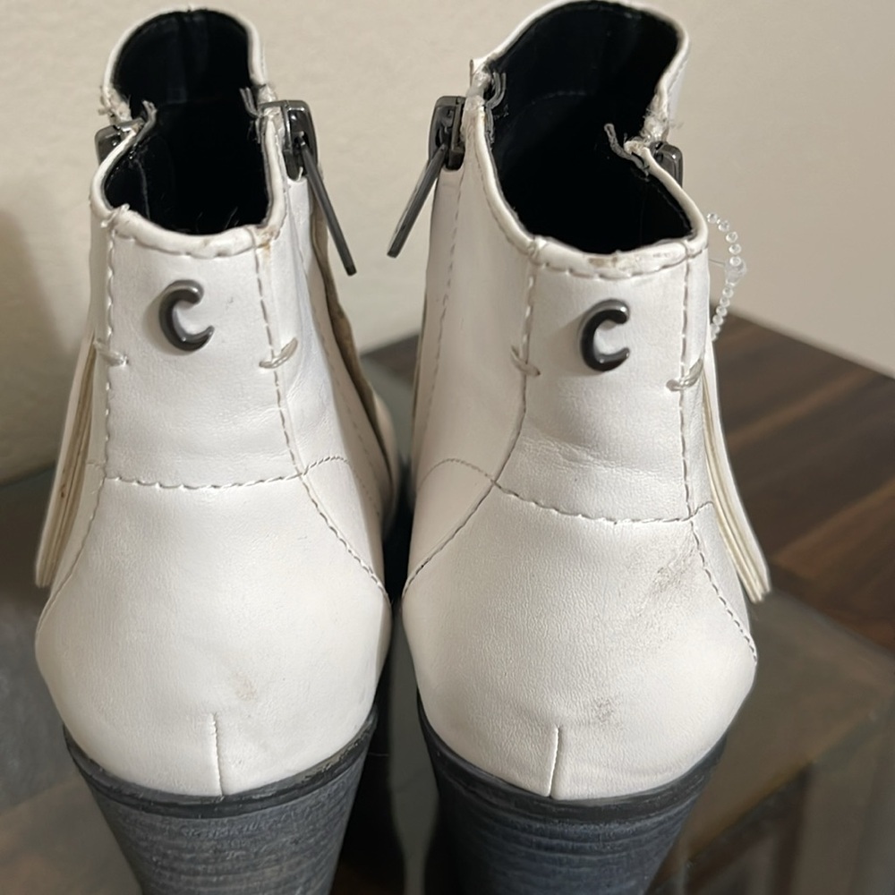 Circus by Sam Edelman White Whistler Ankle Booties Sz 8 Studded Pointy western - Picture 13 of 16